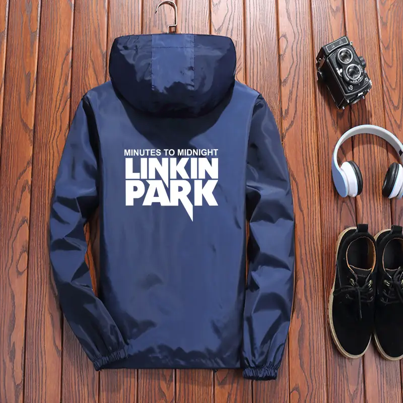 Men Red Hooded Windbreaker Jacket Large 2022 - Image 5