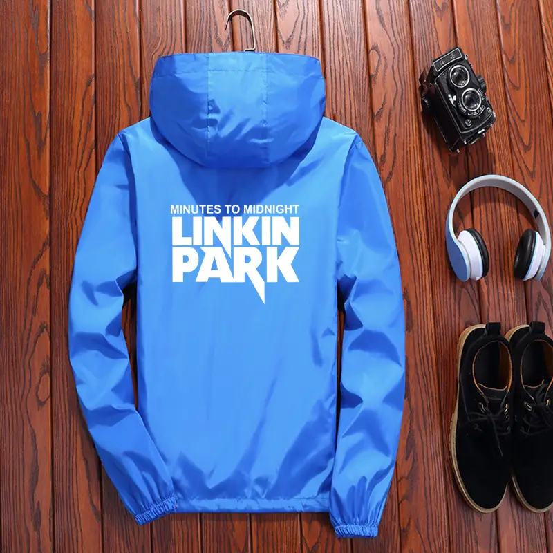 Men Red Hooded Windbreaker Jacket Large 2022 - Image 6