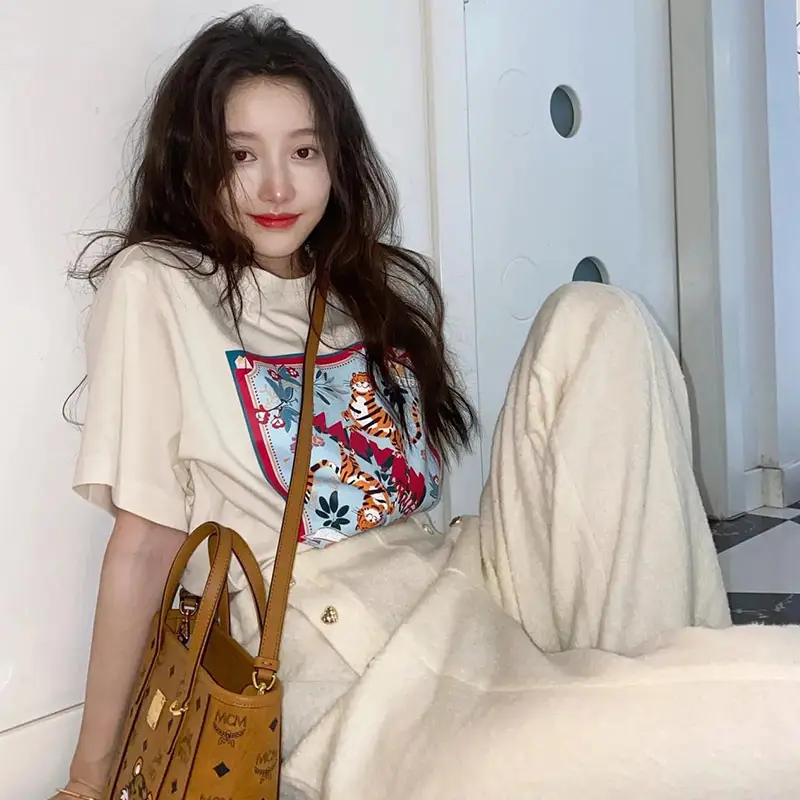 Women Printed Cotton T-Shirt with Brown Bag - Image 2