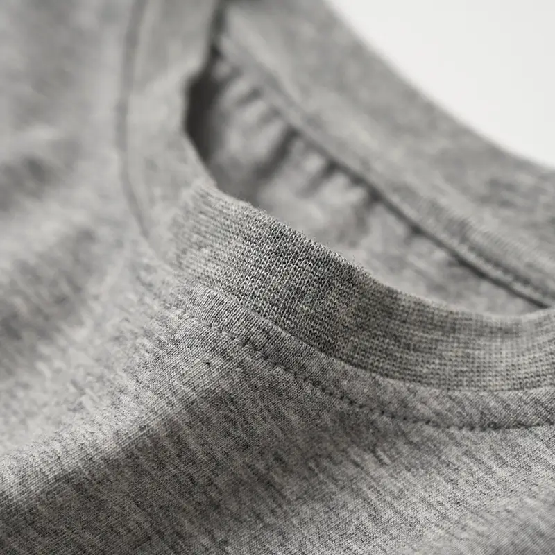 Men Grey Heart Print T-Shirt Small — feature 18