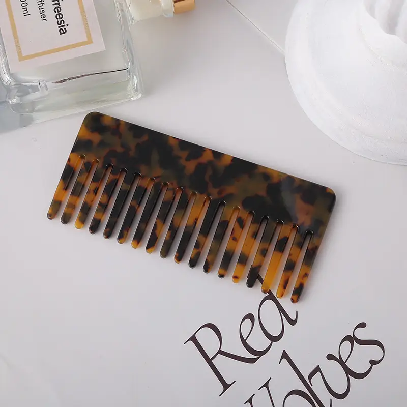 Geometric Acetate Hair Comb for Women - Image 4