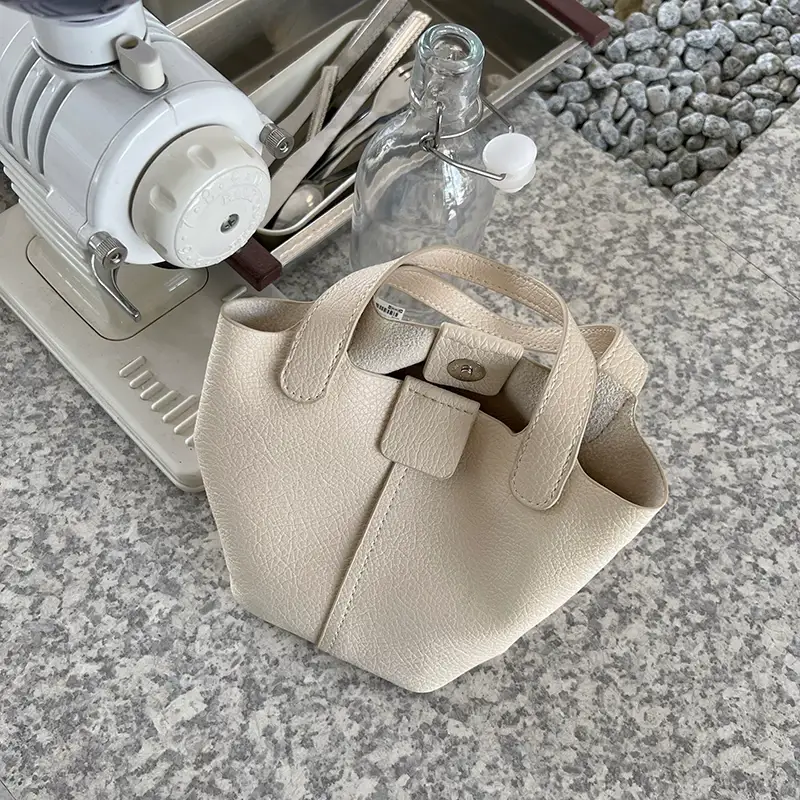 2026 New Korean Style Soft Texture Single-Shoulder Bucket Bag — feature 14