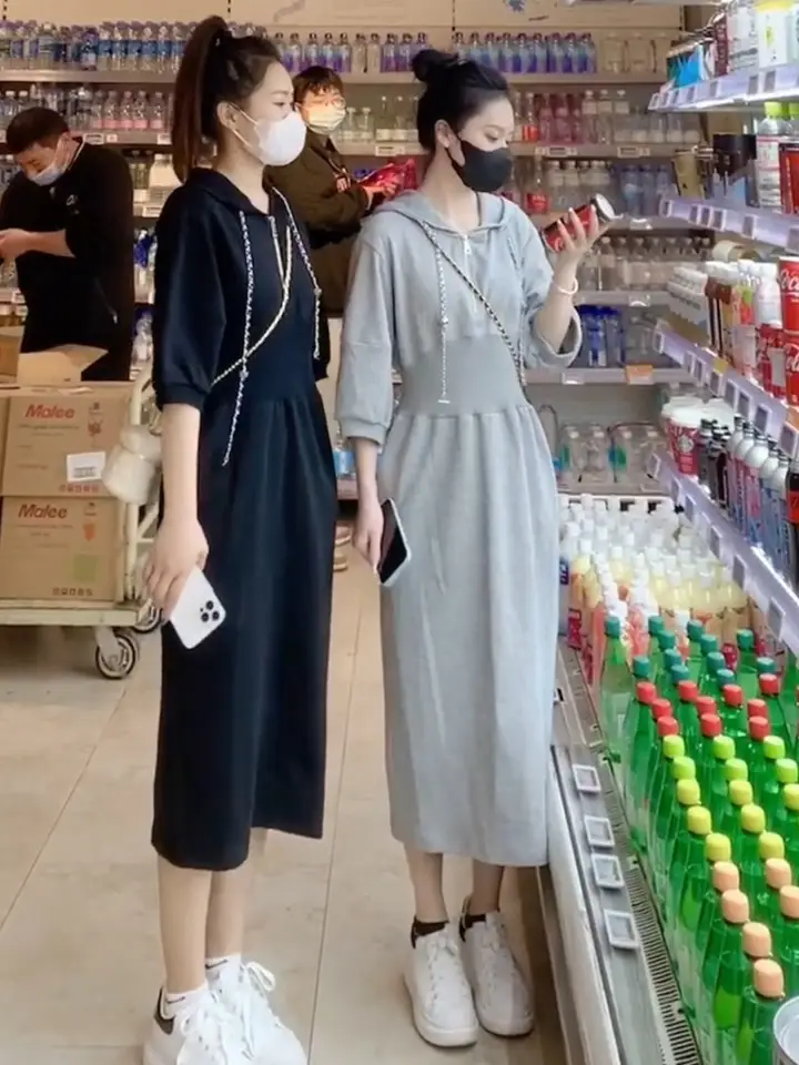 Black Hooded Knee Length Dress for Women 2023 — feature 7