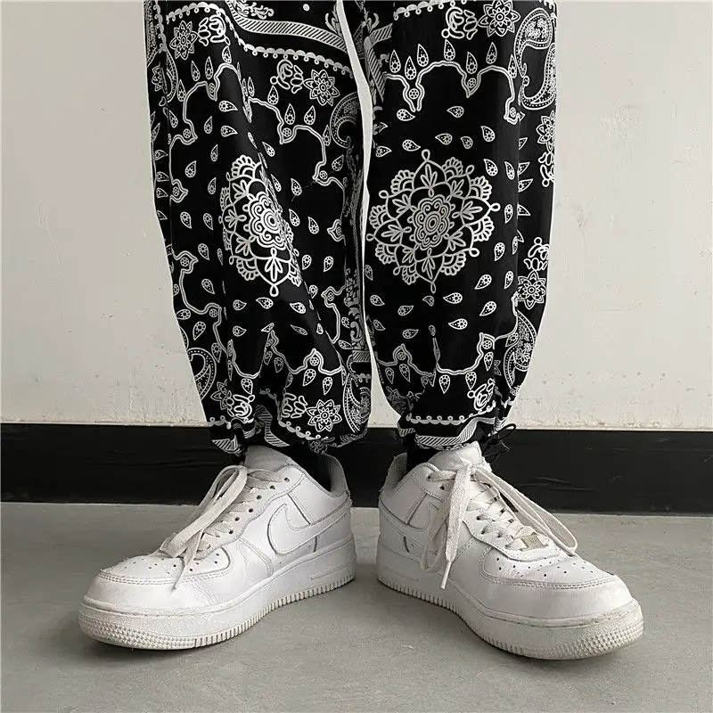 Women's Black White Floral Wide Leg Pants Summer 2022 — feature 3
