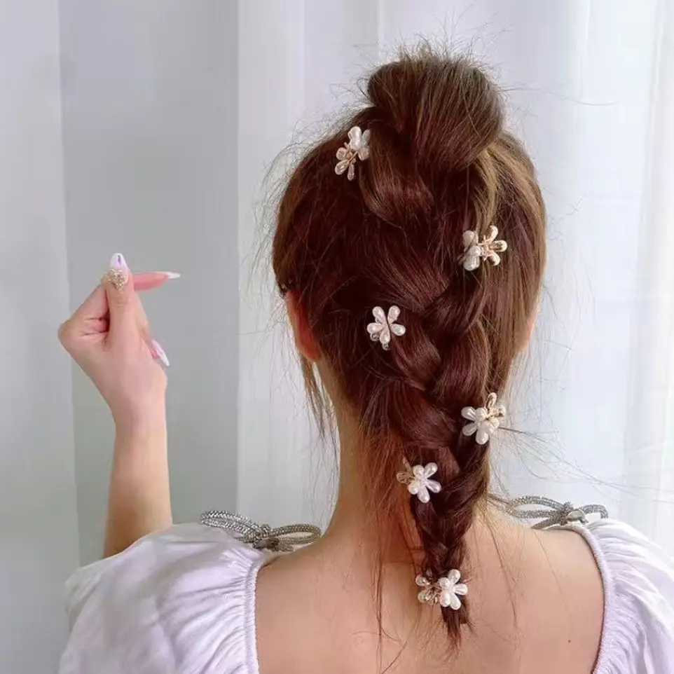 Pearl Hairpin Set for Women with Blue Flowers & Glitter Accents — feature 9
