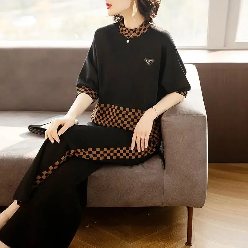 2022 Brown Slim Fit Sweater Pants Set with Lace Trim