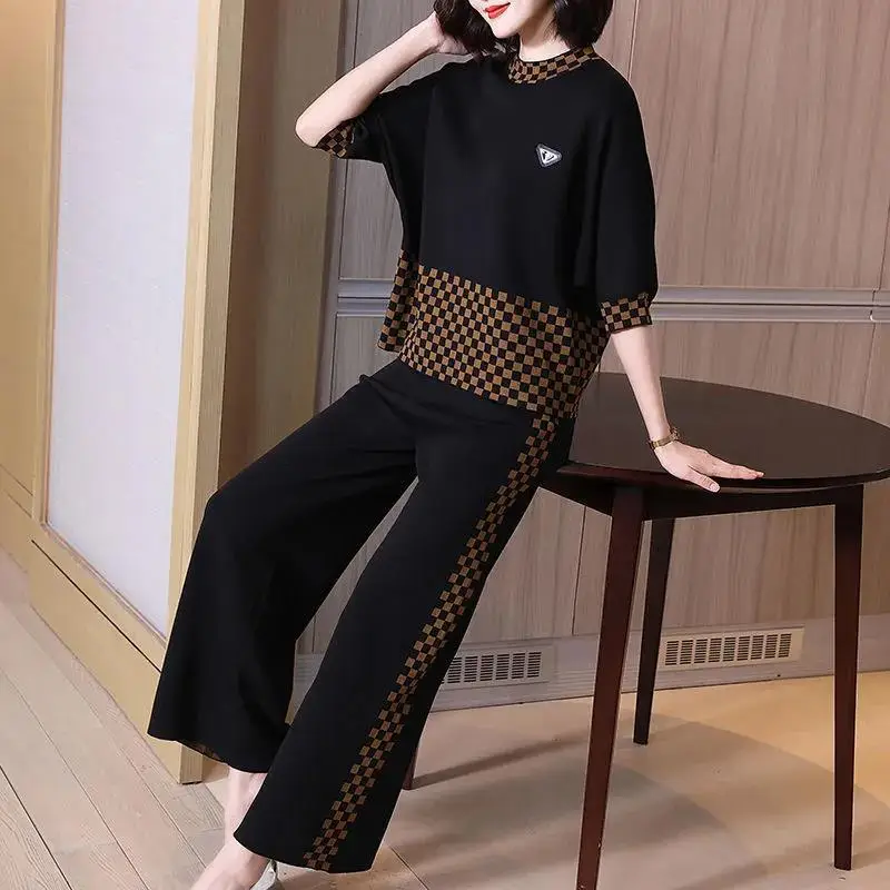 2022 Brown Slim Fit Sweater Pants Set with Lace Trim