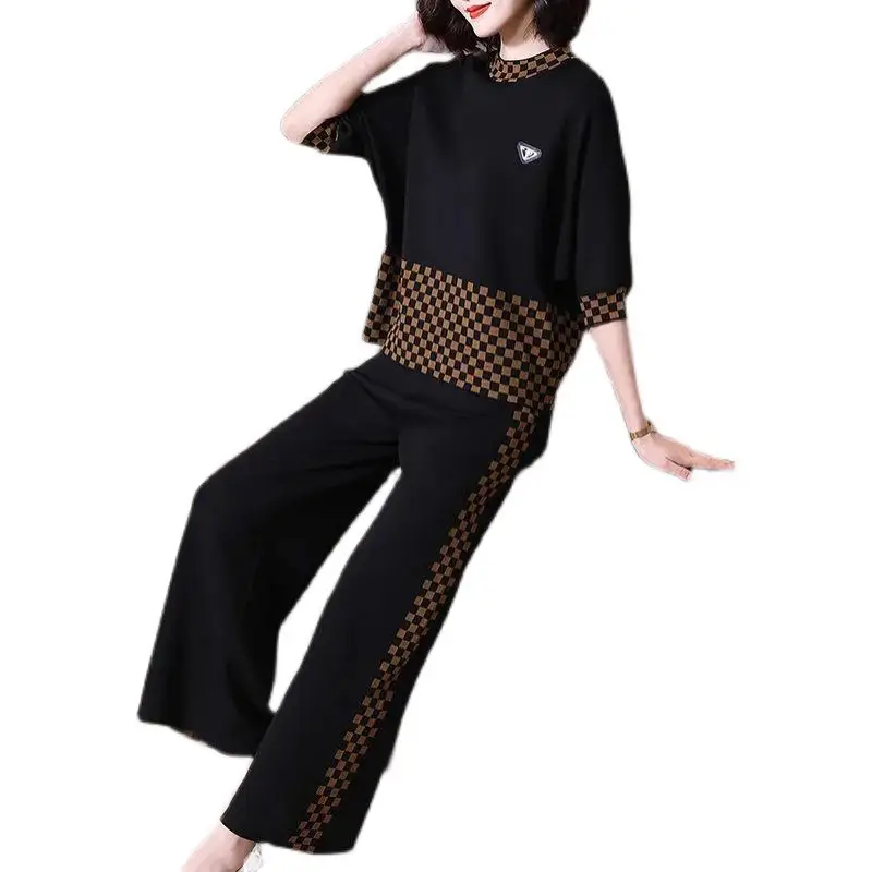2022 Brown Slim Fit Sweater Pants Set with Lace Trim
