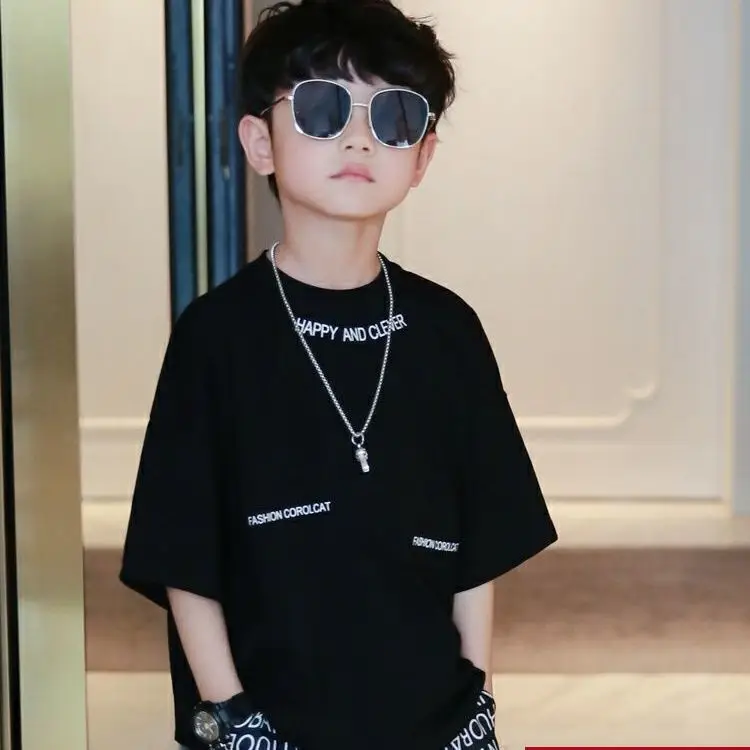 2025 Boys T-Shirt White Short Sleeve Medium to XL - Image 3