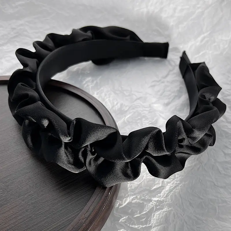 Black Pleated Wide-Brimmed Headband for Women - Image 2