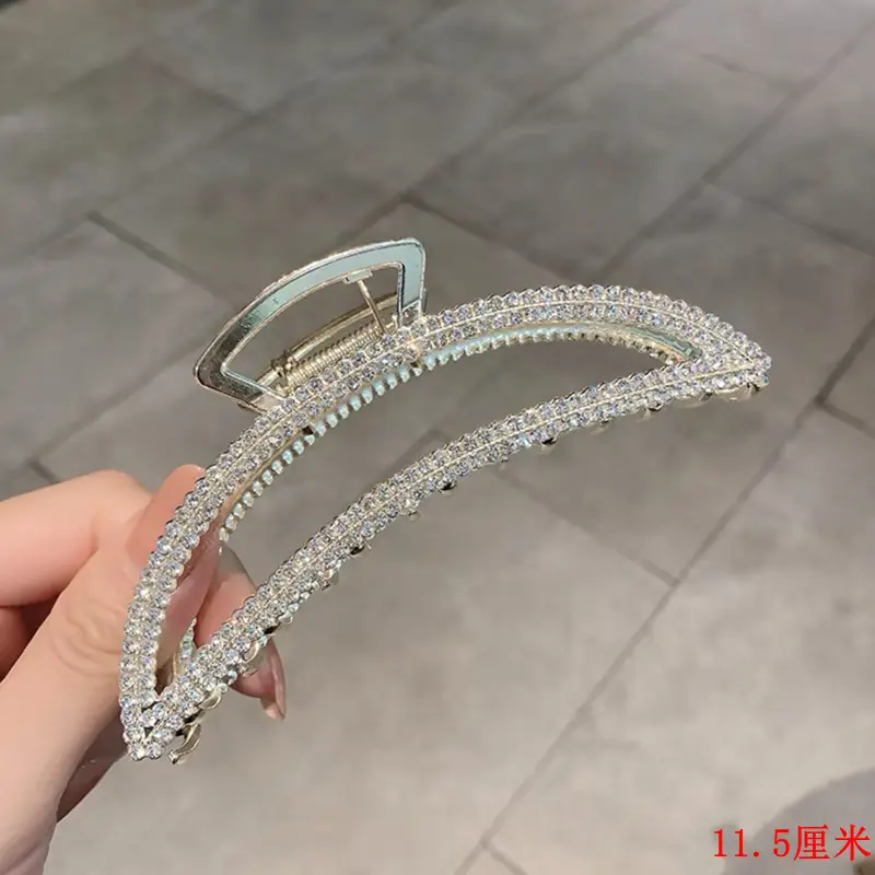 Elegant Butterfly Hair Clip with Pearl & Crystal Design