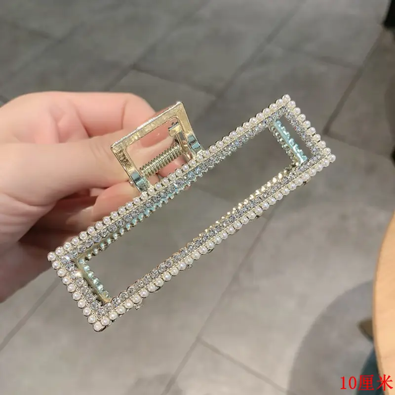 Elegant Butterfly Hair Clip with Pearl & Crystal Design