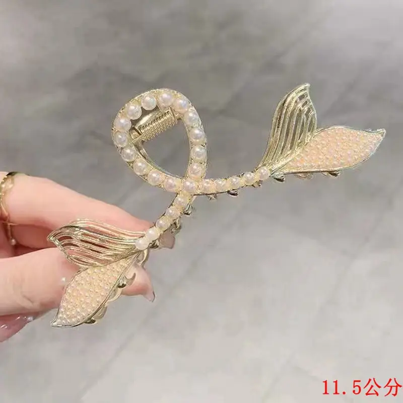 Elegant Butterfly Hair Clip with Pearl & Crystal Design