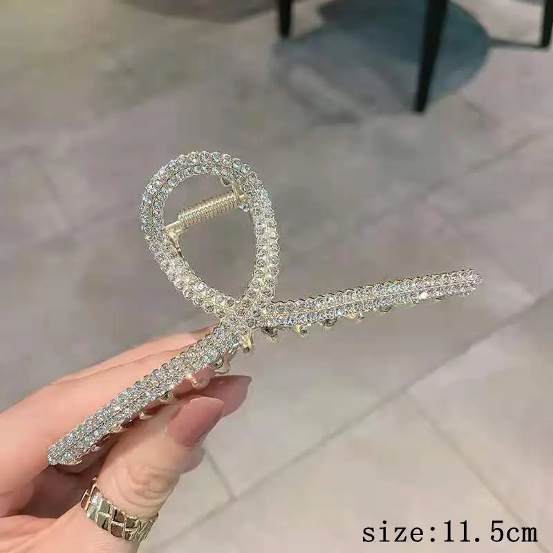 Elegant Butterfly Hair Clip with Pearl & Crystal Design