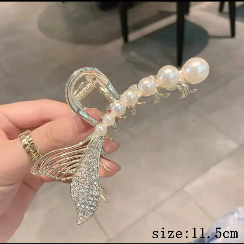 Elegant Butterfly Hair Clip with Pearl & Crystal Design