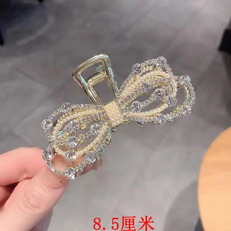 Elegant Butterfly Hair Clip with Pearl & Crystal Design