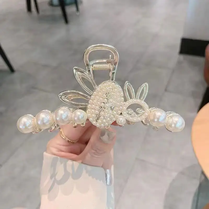 Elegant Butterfly Hair Clip with Pearl & Crystal Design