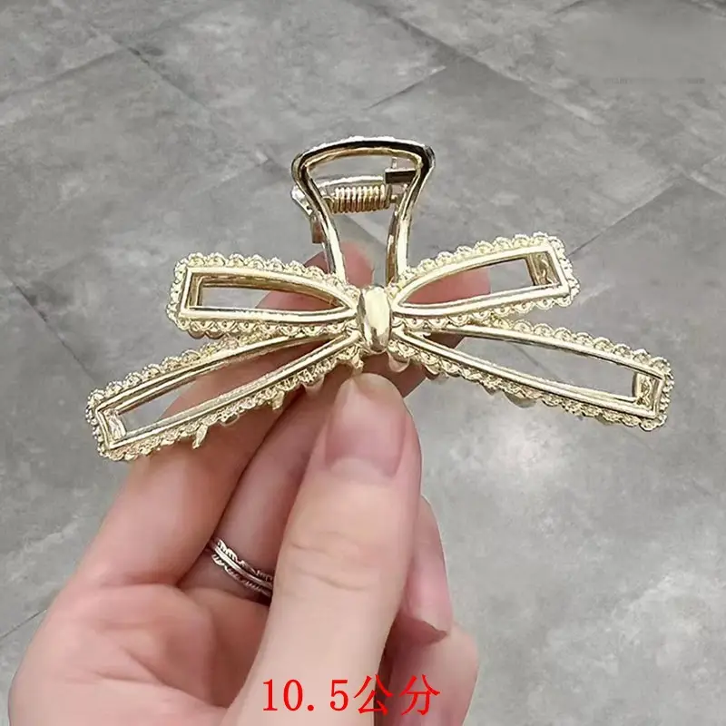 Elegant Butterfly Hair Clip with Pearl & Crystal Design