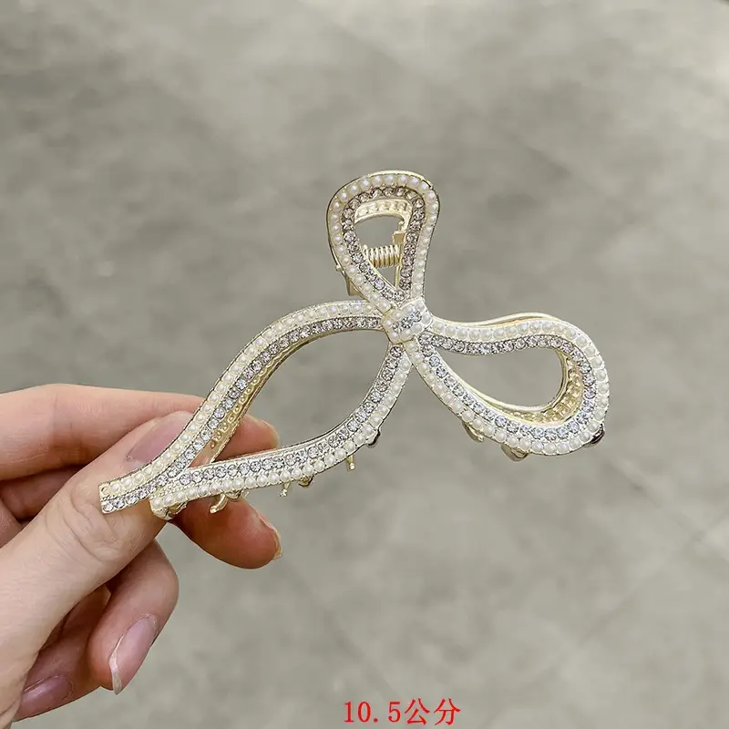 Elegant Butterfly Hair Clip with Pearl & Crystal Design