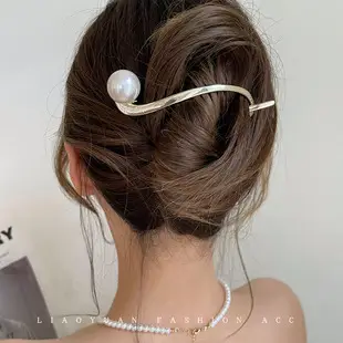 Black Satin Bow Hairpin for Women — feature 4