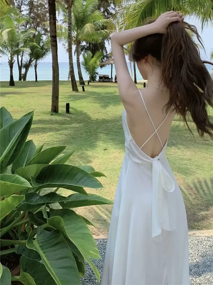 2023 French Style White V-Neck Beach Dress for Women