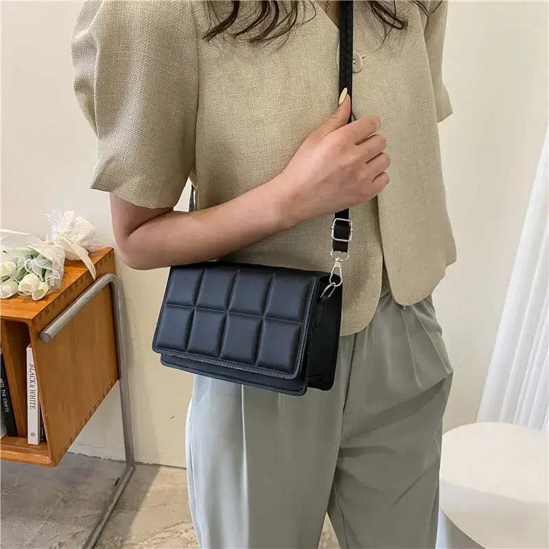 New Korean Retro Plaid Shoulder Crossbody Bag Women 2022