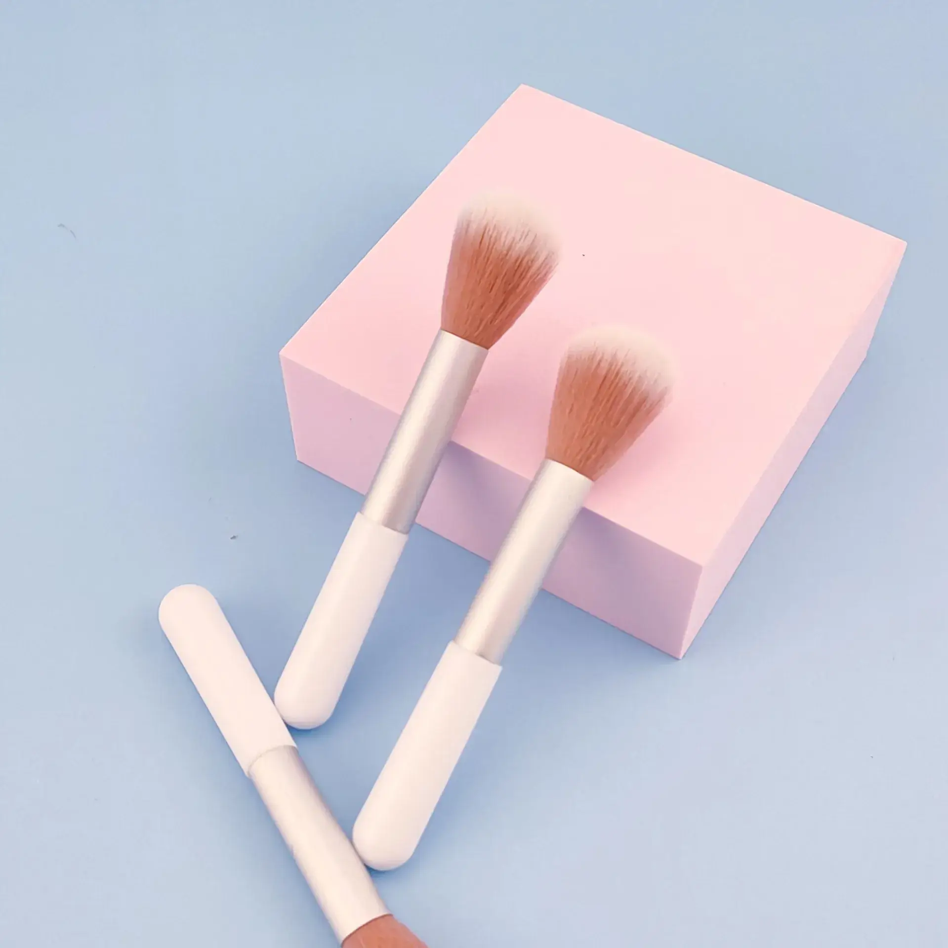 Portable Nail Dust Brush Single White Blush Brush - Image 4