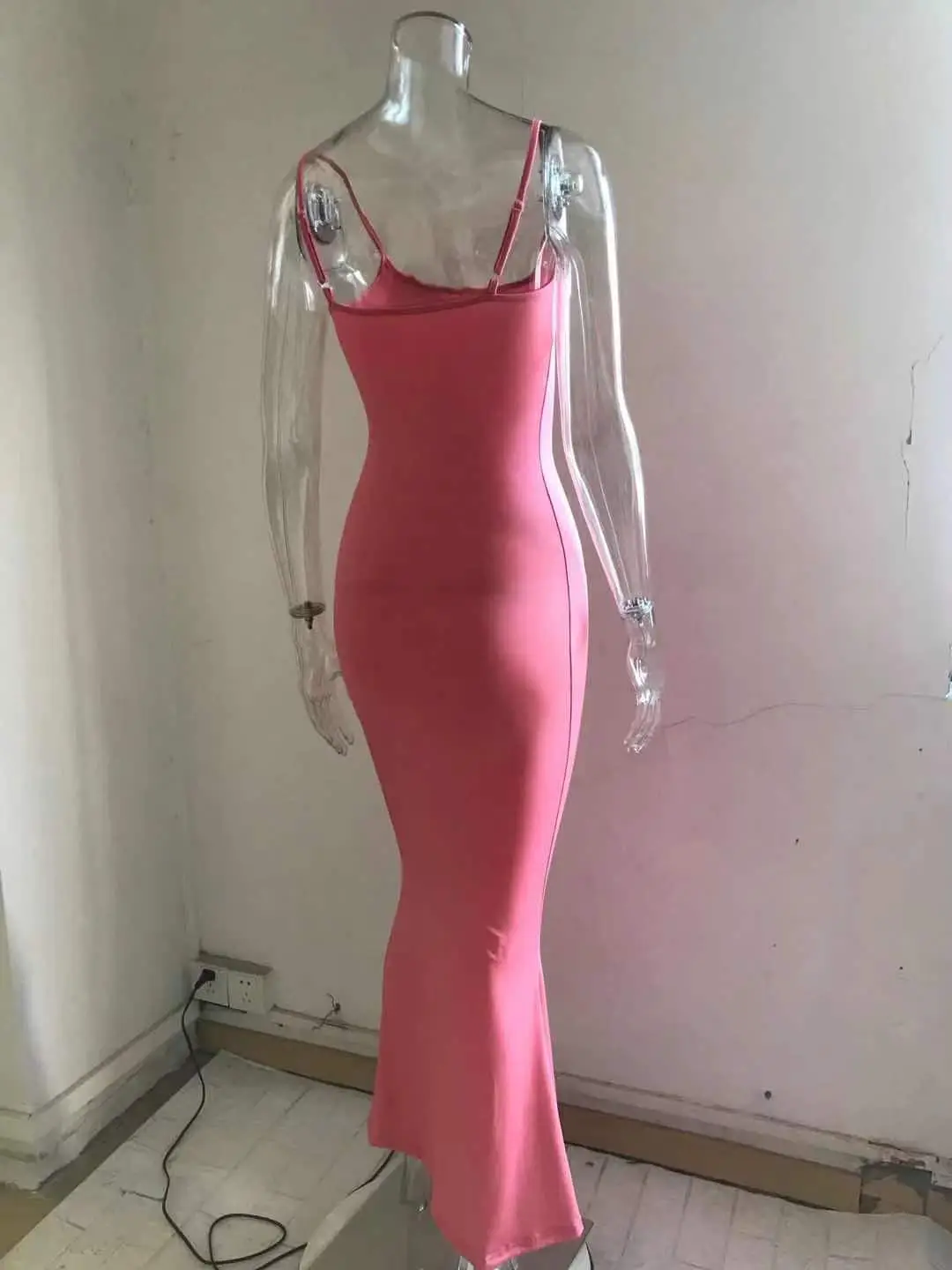 Women's 2022 Kardashian Skims Dress Pink Slim Fit — feature 5