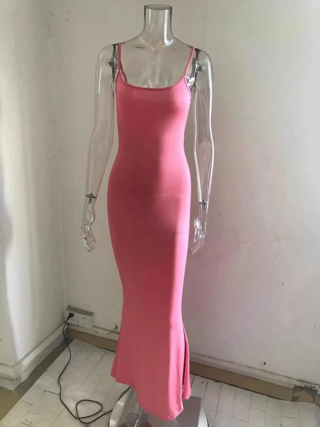 Women's 2022 Kardashian Skims Dress Pink Slim Fit — feature 6
