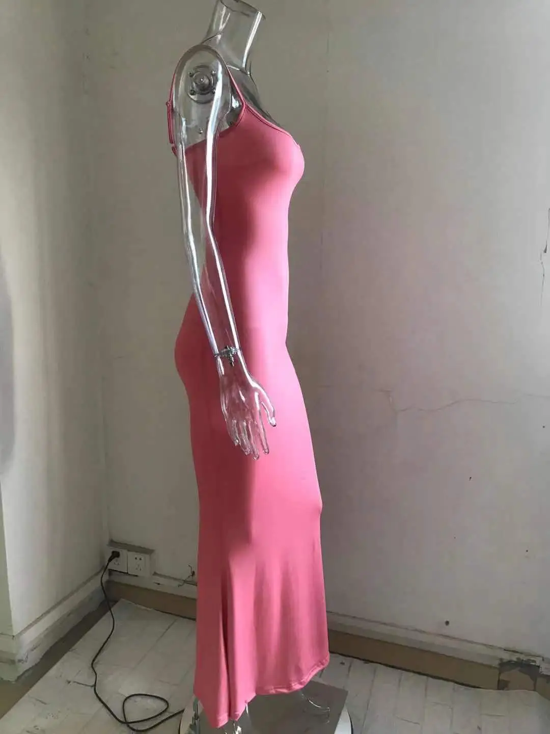 Women's 2022 Kardashian Skims Dress Pink Slim Fit — feature 7