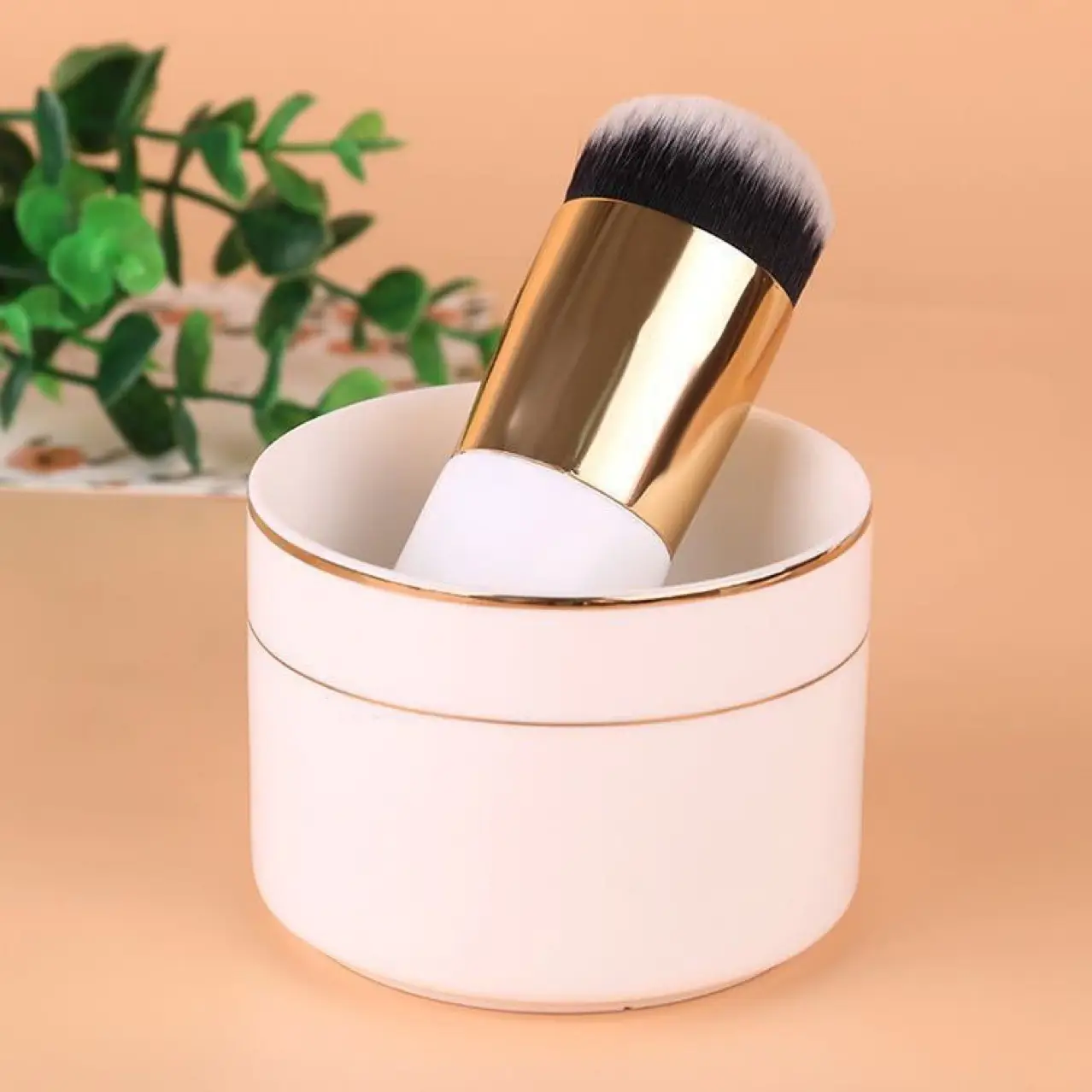 Non-Absorbent Flat Head Makeup Brush for Beginners