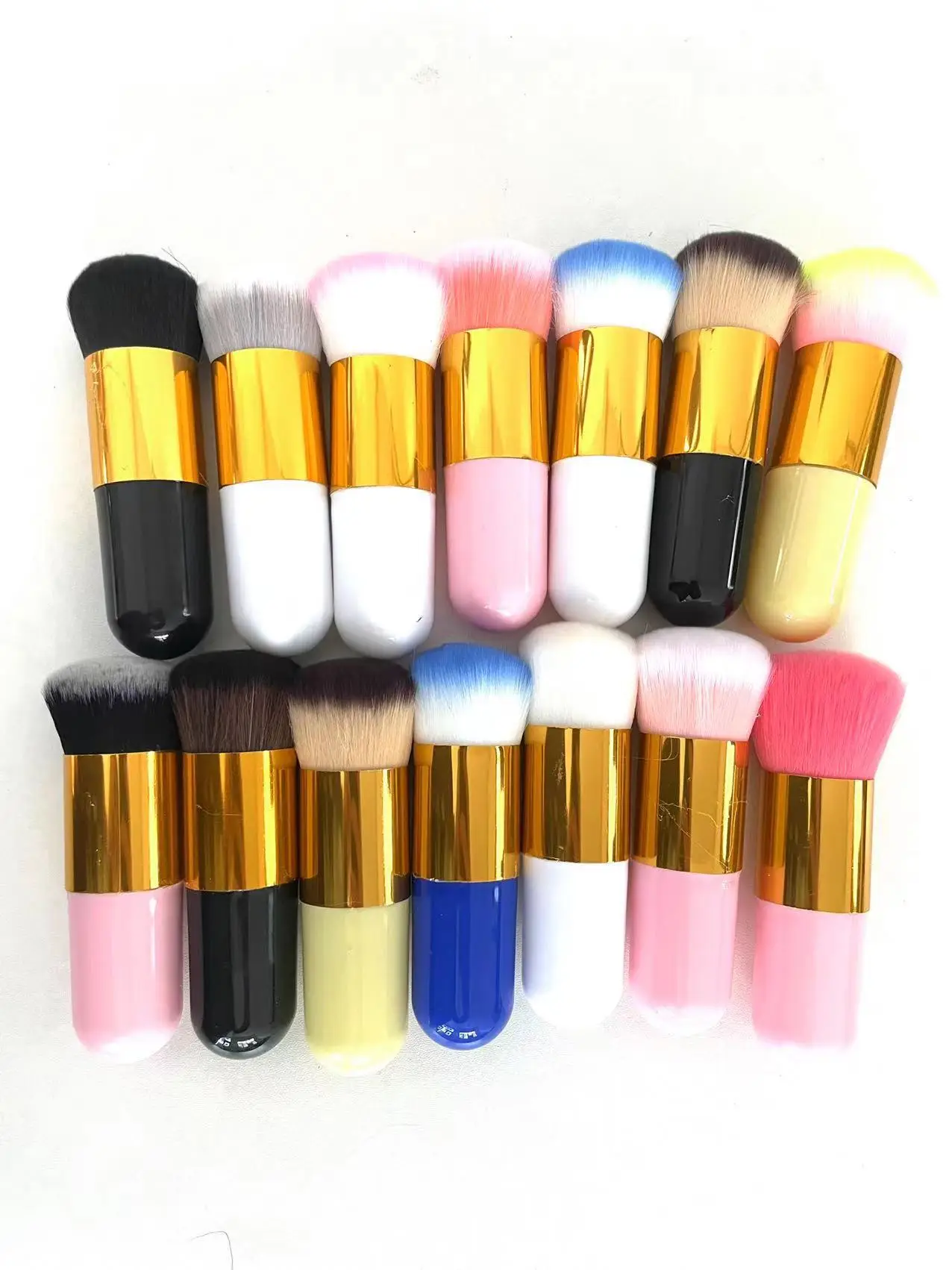 Non-Absorbent Flat Head Makeup Brush for Beginners — feature 11