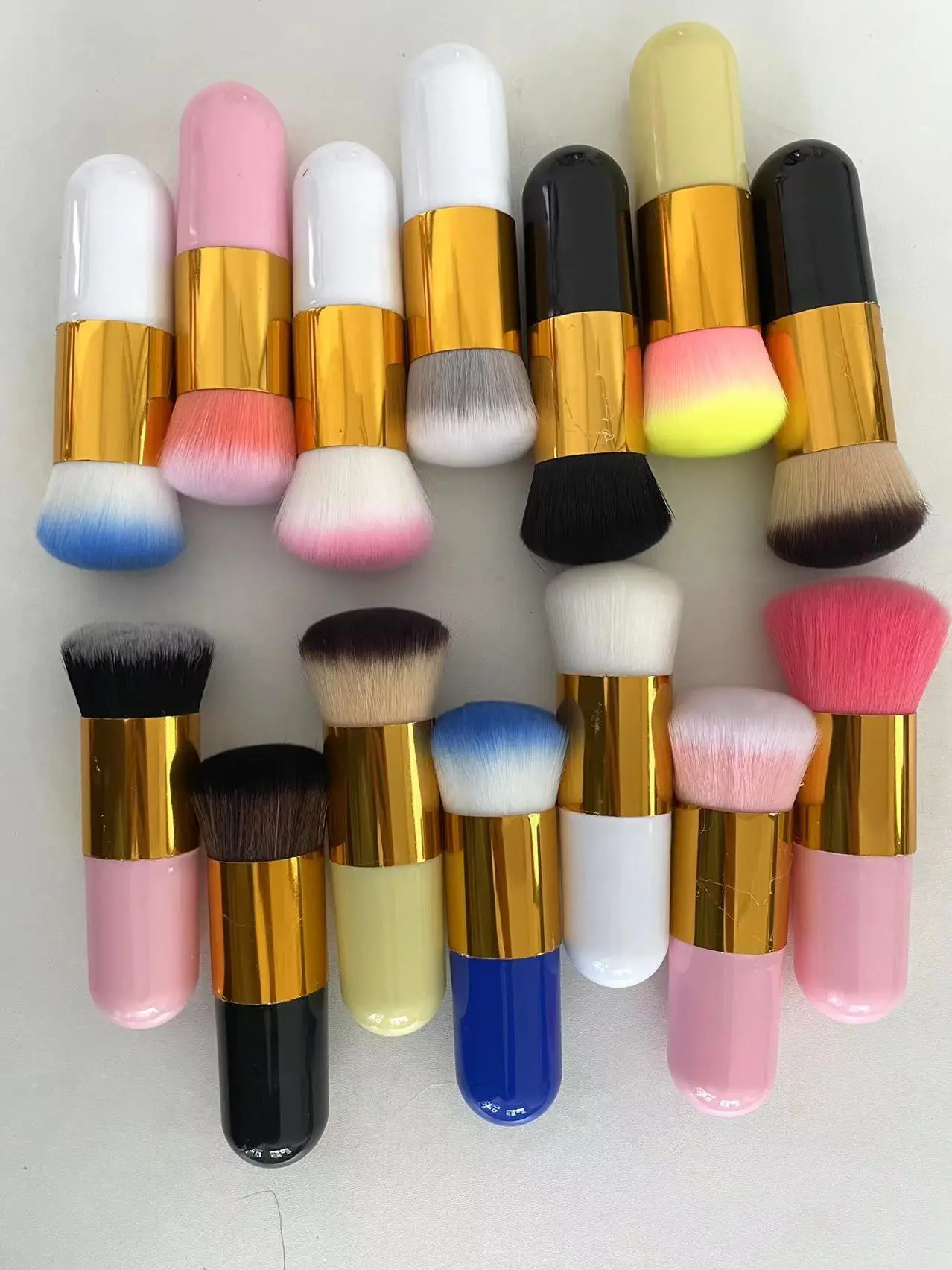 Non-Absorbent Flat Head Makeup Brush for Beginners — feature 12