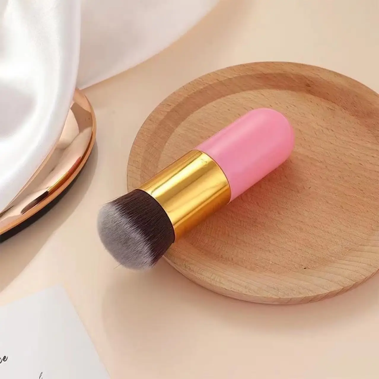 Non-Absorbent Flat Head Makeup Brush for Beginners — feature 6