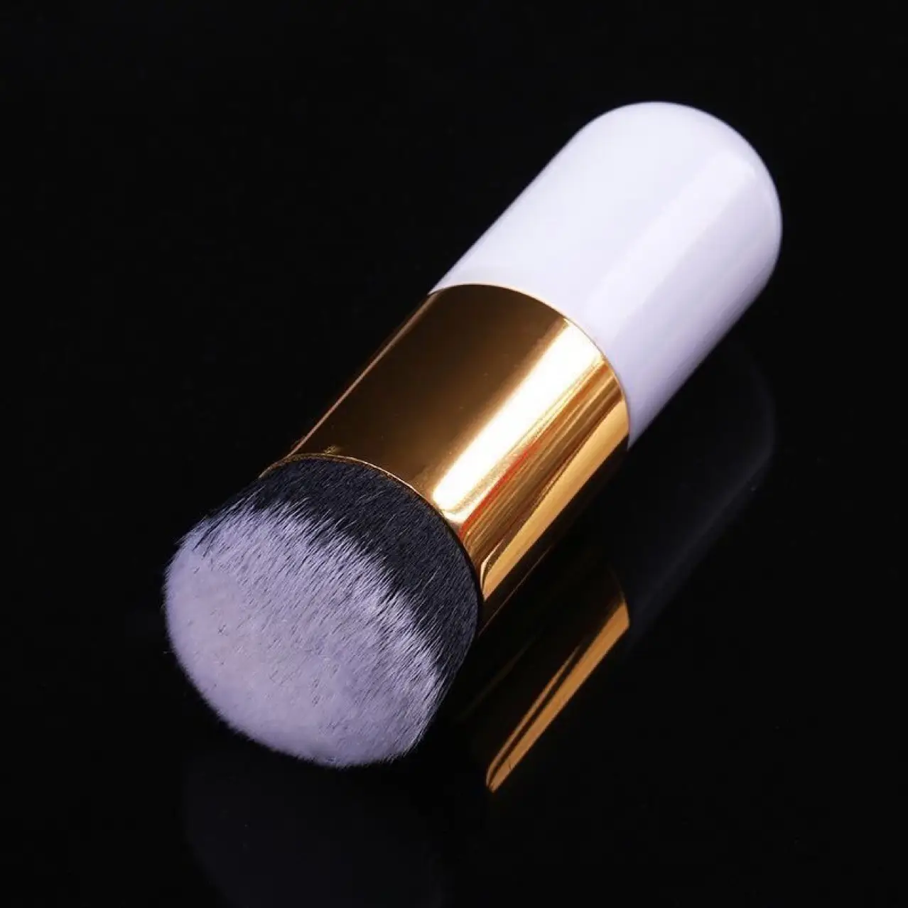 Non-Absorbent Flat Head Makeup Brush for Beginners — feature 8
