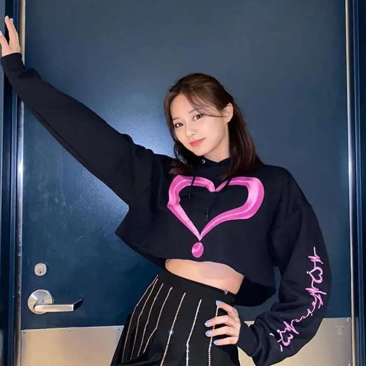 Black Heart Print Hoodie for Men Women 4TH WORLD TOUR - Image 6