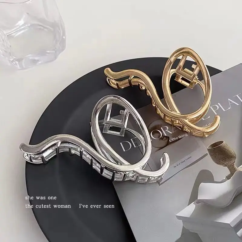 Golden Geometric Hair Clip for Women - Image 21