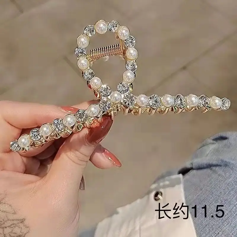 Golden Geometric Hair Clip for Women - Image 9