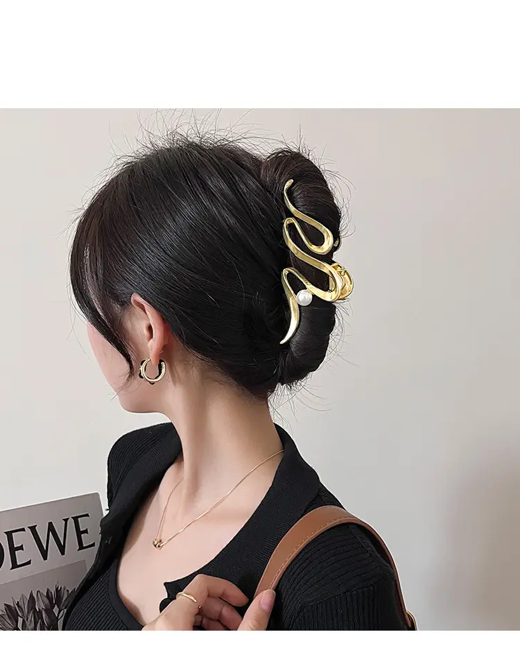 Golden Geometric Hair Clip for Women - Image 12