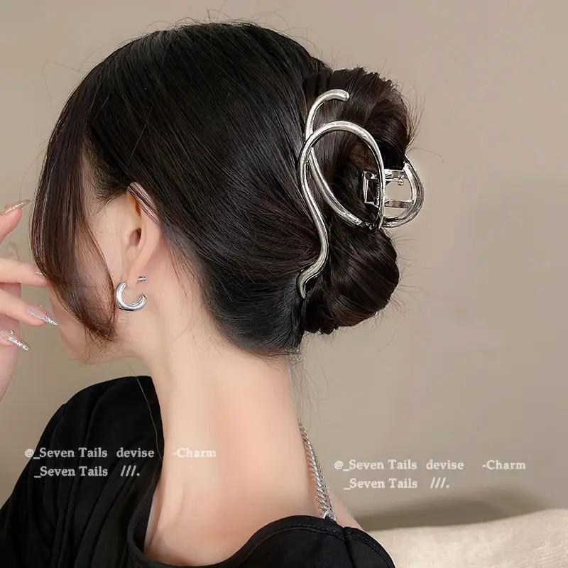 Golden Geometric Hair Clip for Women - Image 15