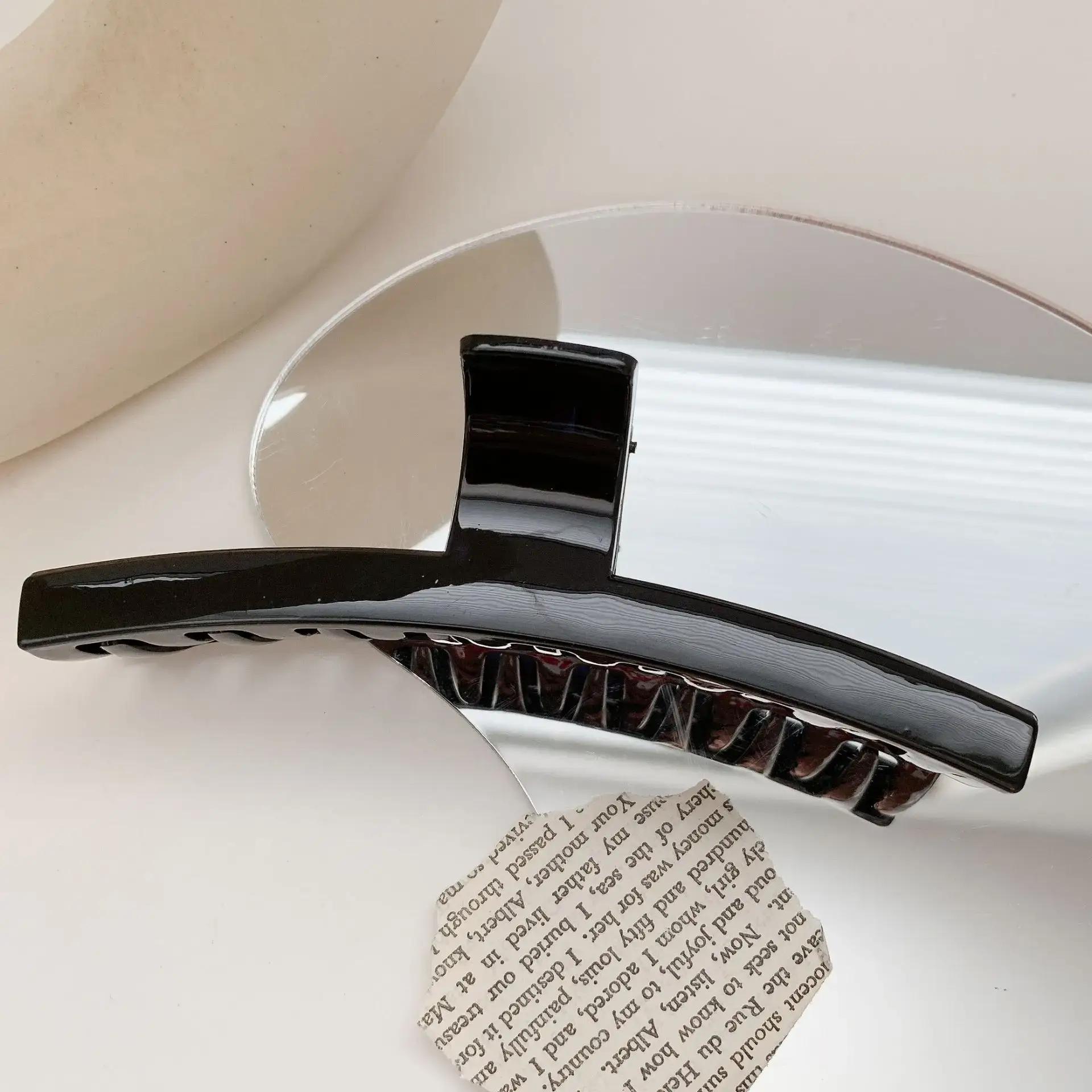 Retro Black Hairpin with Transparent Bangs for Korean Style - Image 3