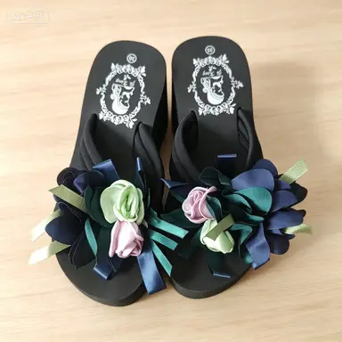 Wedge Thick-soled Flip-flops Women's Summer Outwear Fashionable Non-slip Muffin Beach Shoes Flower Seaside High-heeled Sandals — feature 4