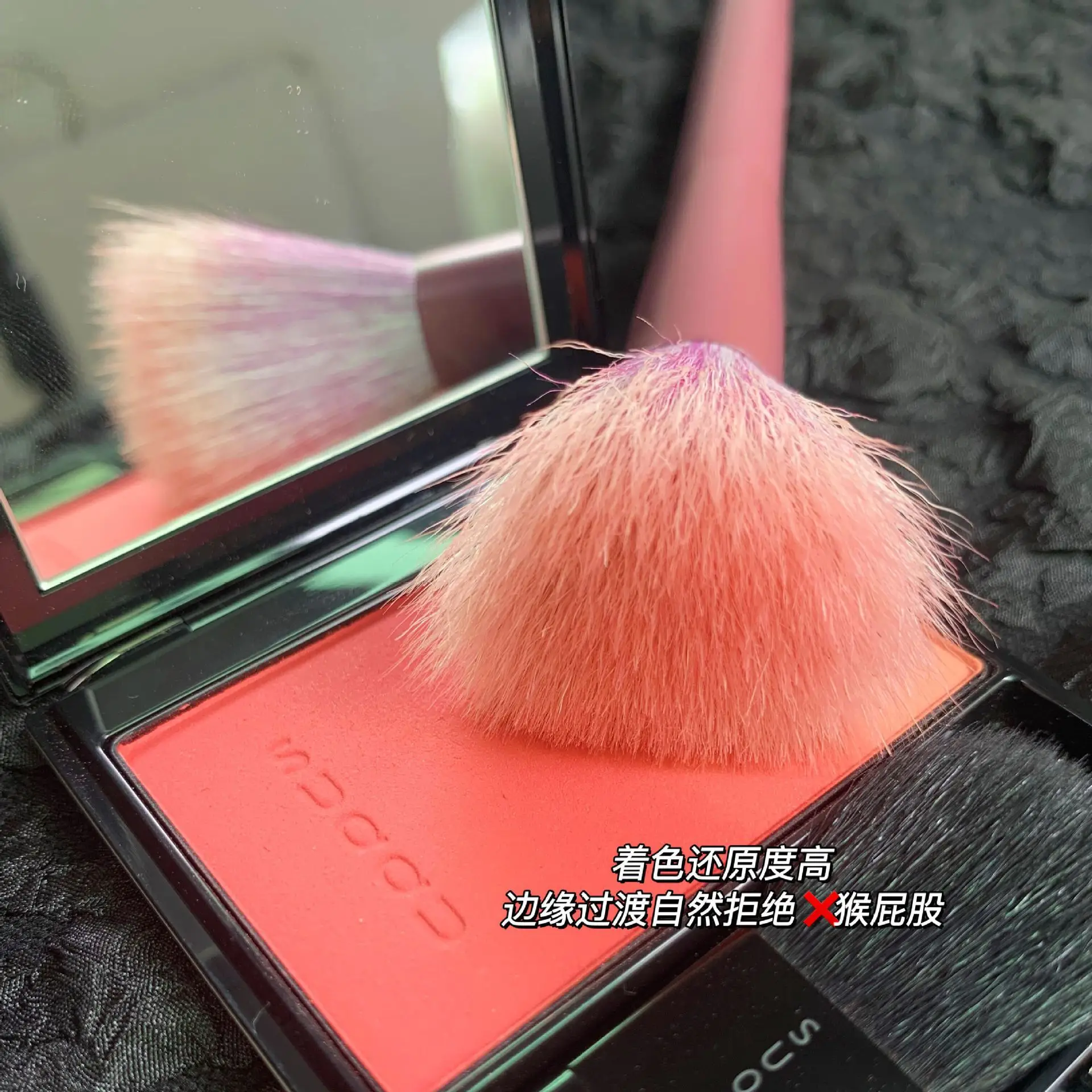 Wool Blush Pointed Brush for Soft Skin Tone - Image 3