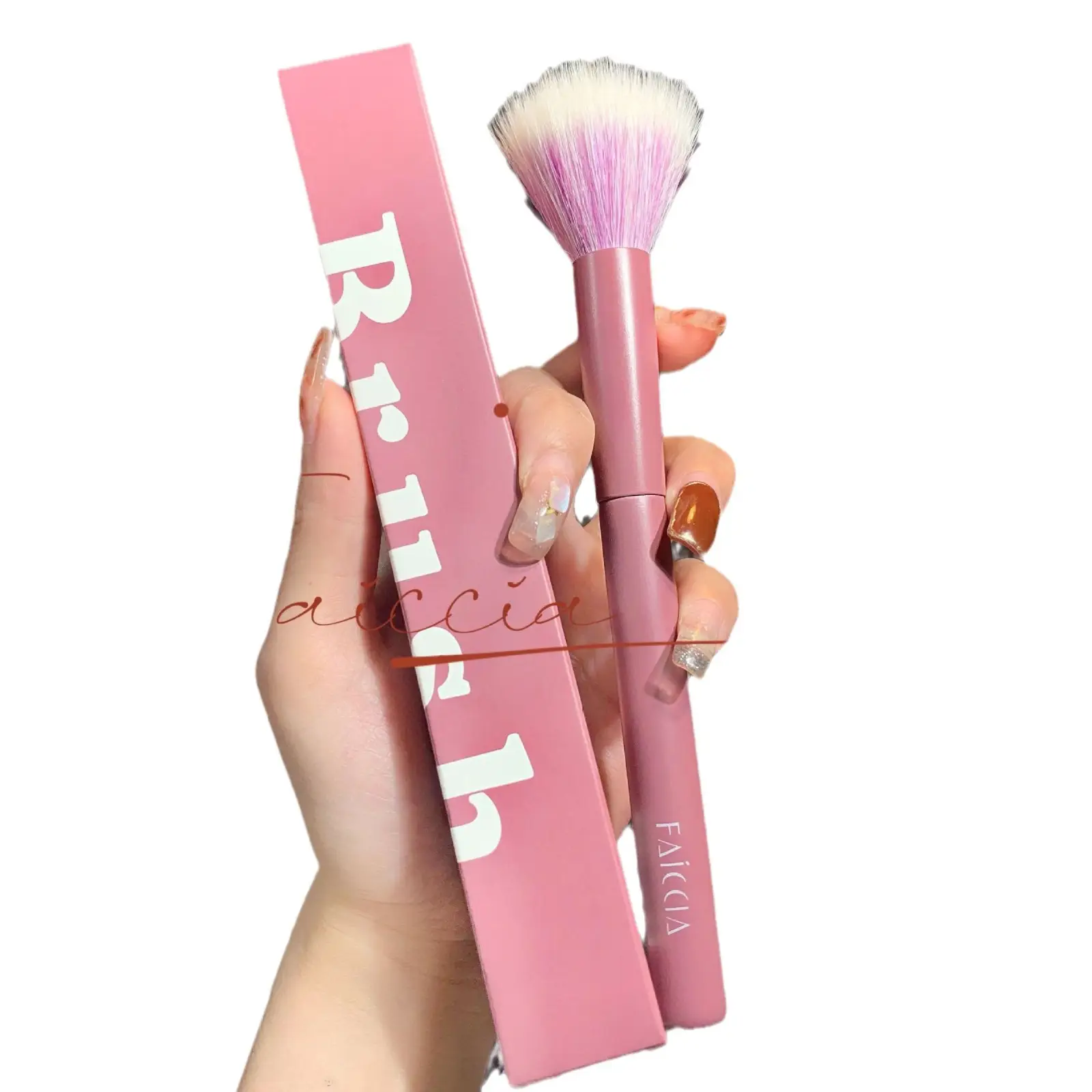 Wool Blush Pointed Brush for Soft Skin Tone - Image 6