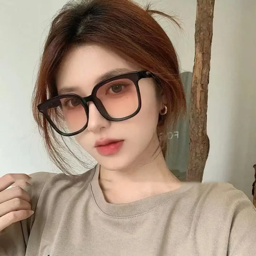 Women Square Frame Gradient Sunglasses Korean Style - Image 9