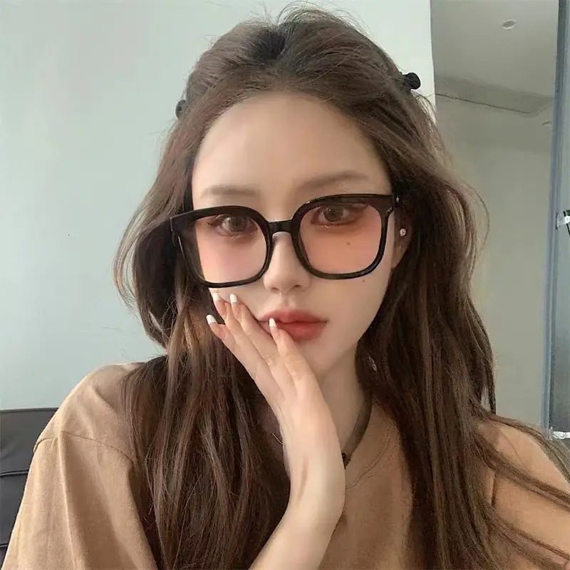 Women Square Frame Gradient Sunglasses Korean Style - Image 10