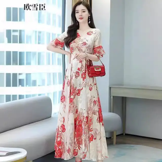 2022 Floral Gown Dress for Women with Red Embroidery