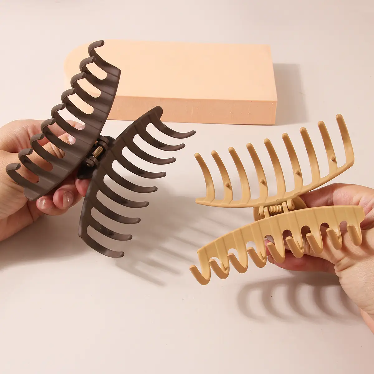 11cm Green Hair Claw Clip with Keel — feature 6