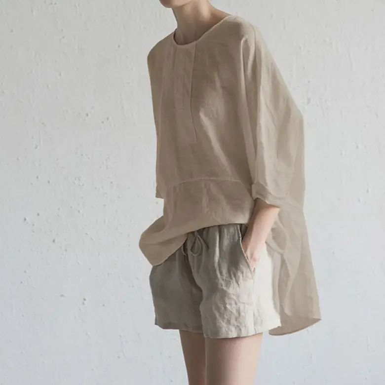 Black Round Neck Linen T-Shirt with Back Fork Half Sleeve