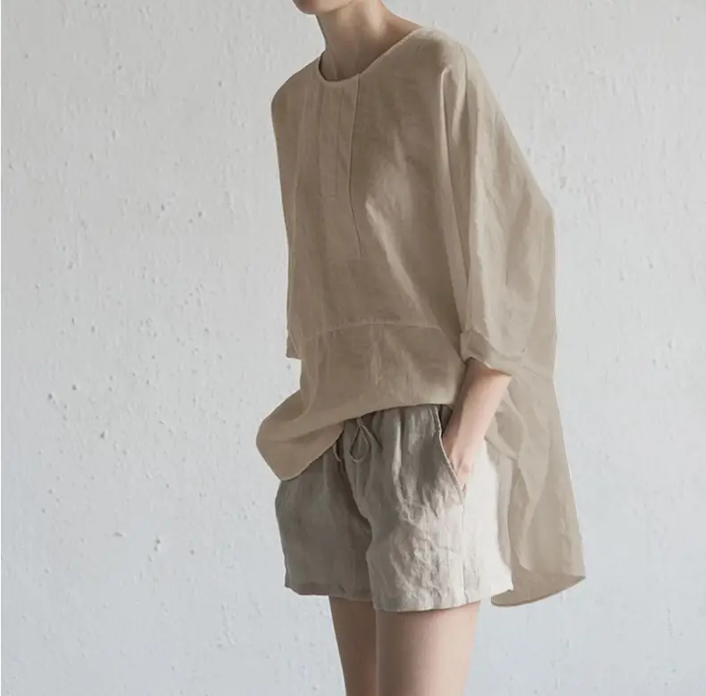 Black Round Neck Linen T-Shirt with Back Fork Half Sleeve